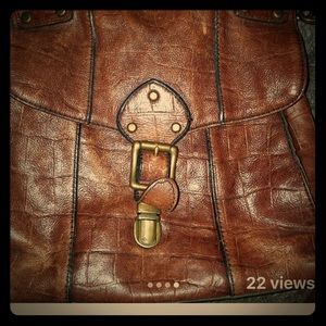 Like new Fossil crossbody. It’s beautiful.